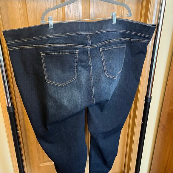 Torrid Jeans size 6 R plus size equal to approximately 28 R in US sizes - Picture 4 of 4